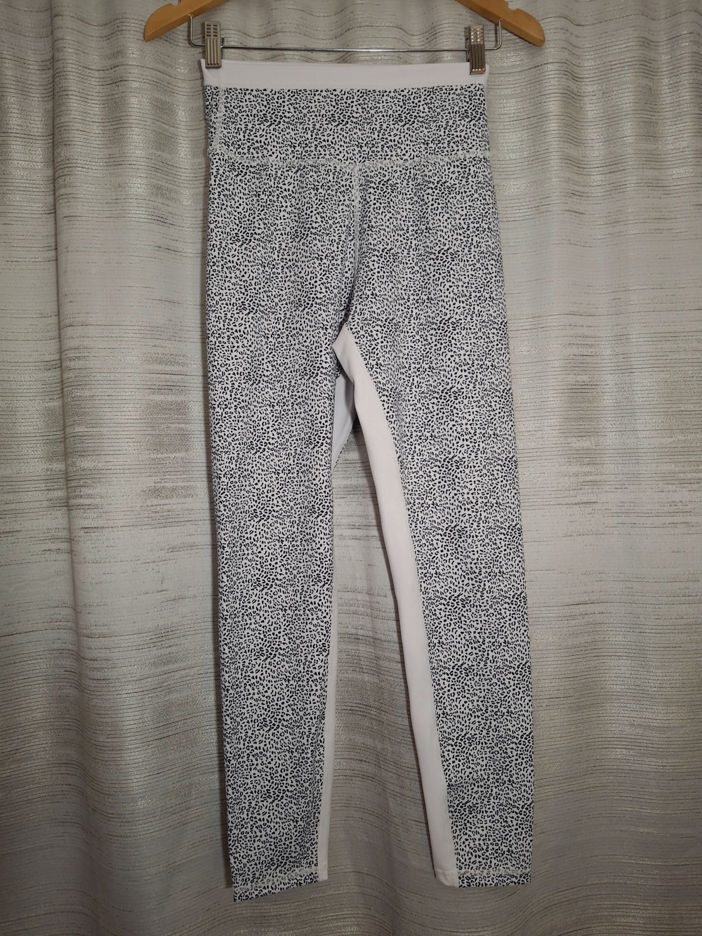 ALLFENIX White and Black Speckle Active Leggings for Women Size Medium